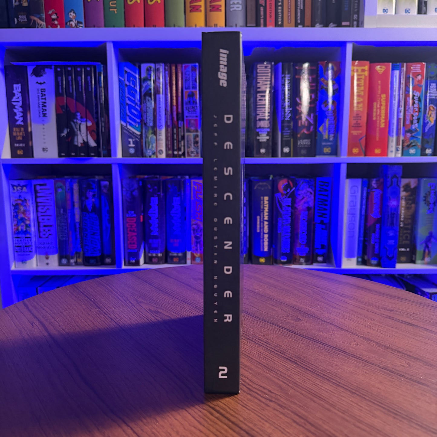 DESCENDER DLX ED HC VOL 02