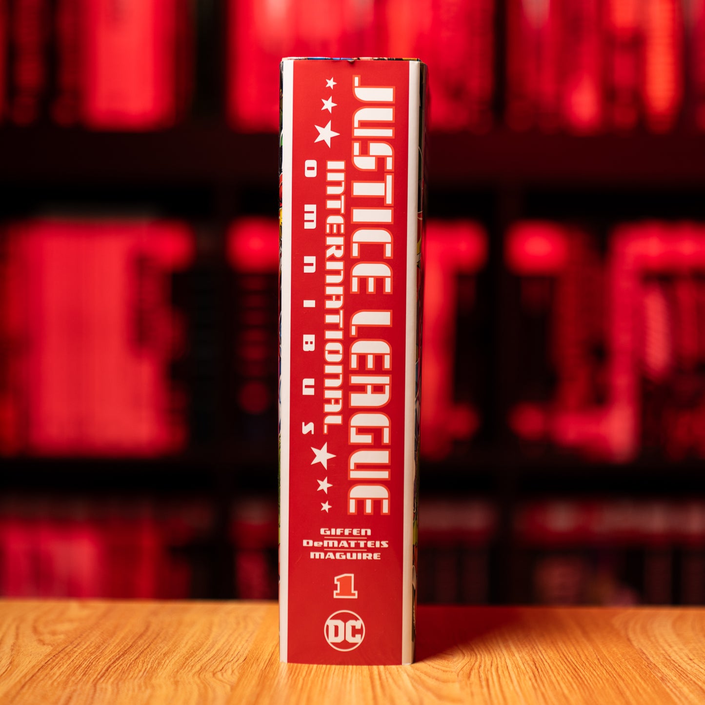 JUSTICE LEAGUE INTERNATIONAL OMNIBUS HC VOL 01