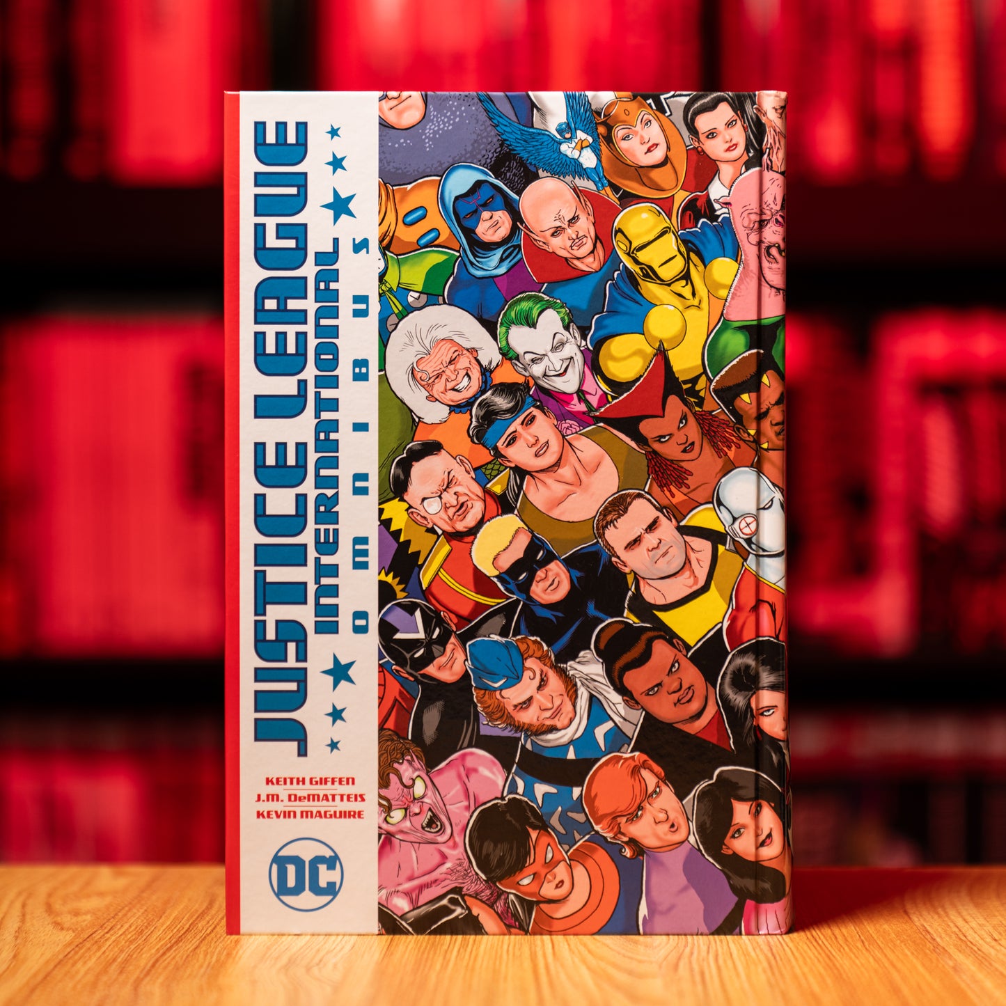 JUSTICE LEAGUE INTERNATIONAL OMNIBUS HC VOL 01