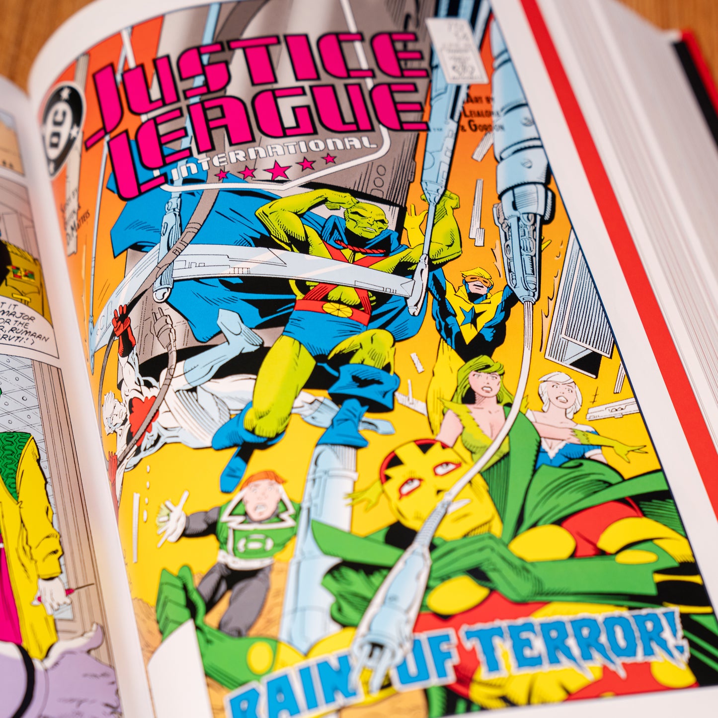 JUSTICE LEAGUE INTERNATIONAL OMNIBUS HC VOL 01