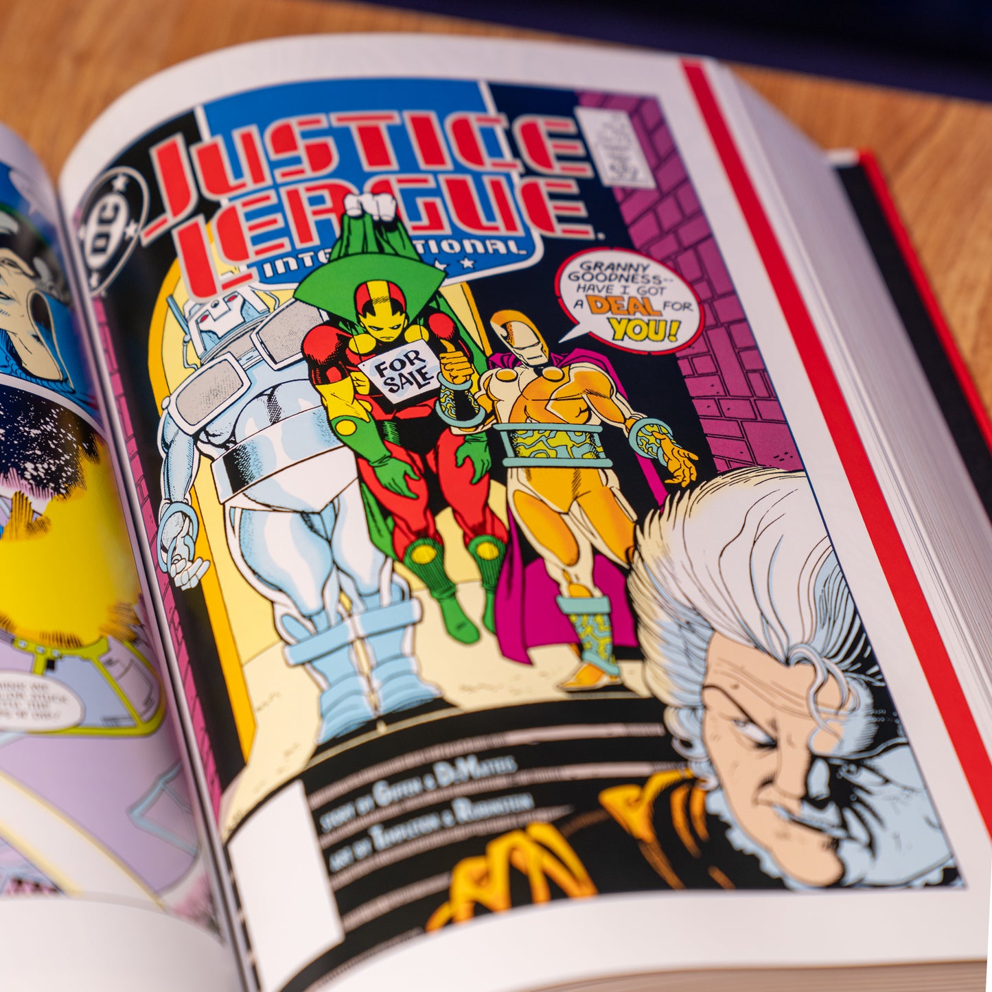 JUSTICE LEAGUE INTERNATIONAL OMNIBUS HC VOL 01